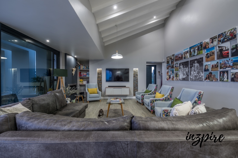 4 Bedroom Property for Sale in Village On Sea Western Cape